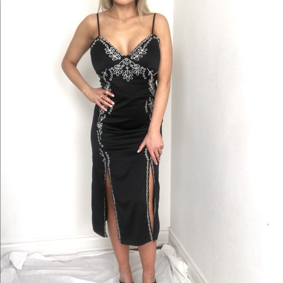 Embroidered Design Midi Slip Dress with Leg Slits - Picture 7 of 13